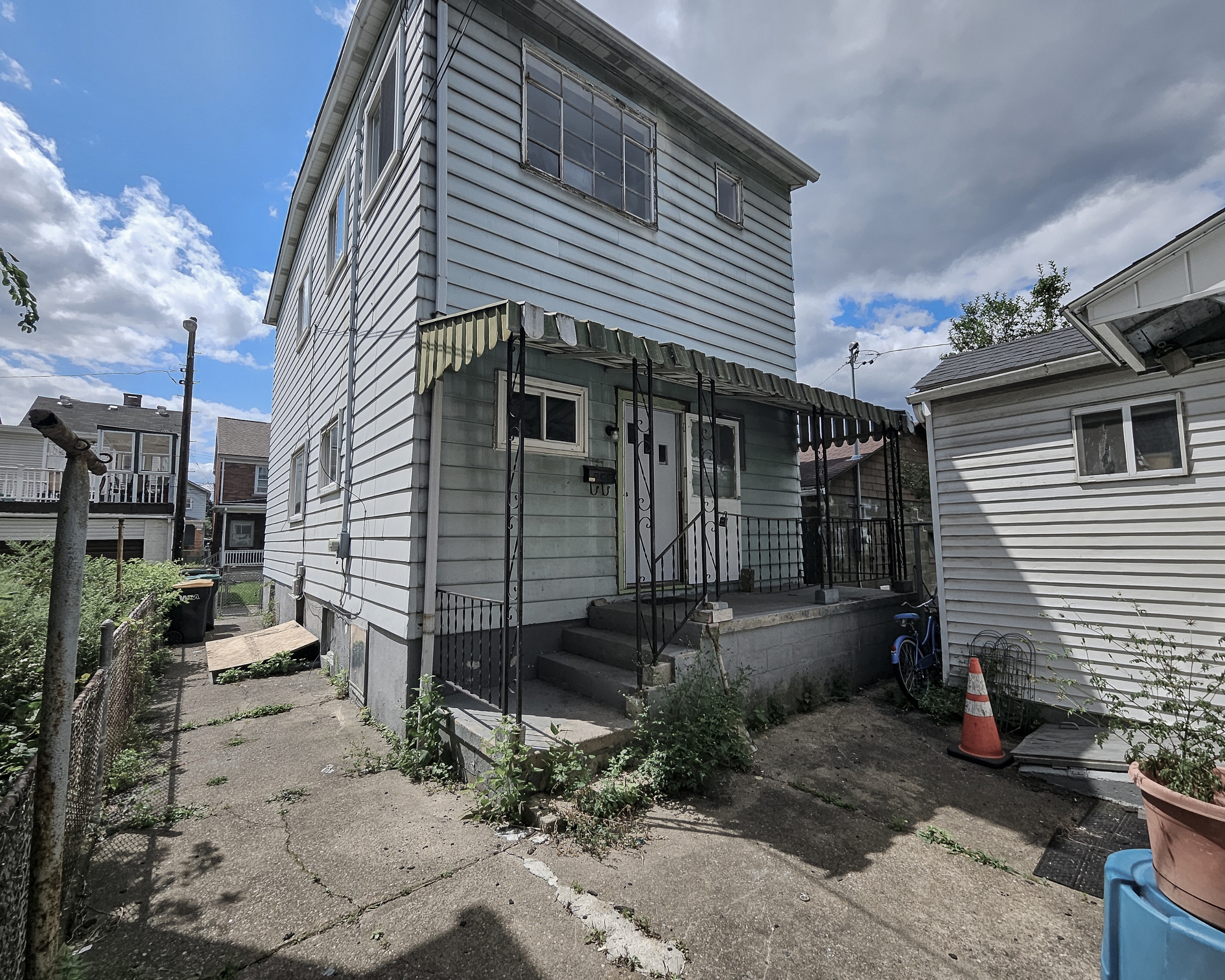 Property main image